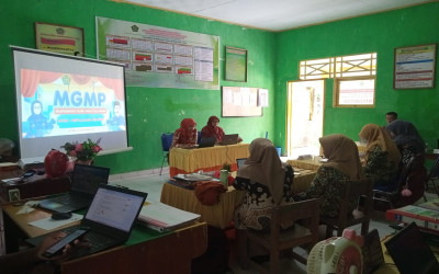 Mengawali Tahun 2026, MTsN 1 Kepulauan Selayar Laksanakan MGMP Mandiri Rutin dan Rapat Akhir Tahun Pengurus Koperasi “KOPI MAHAL”